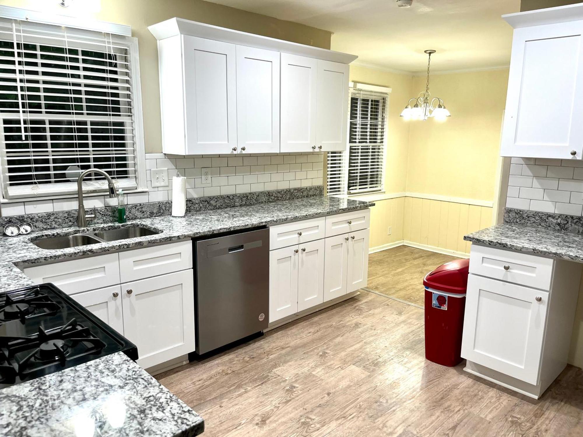 Cozy Sandy Springs In *