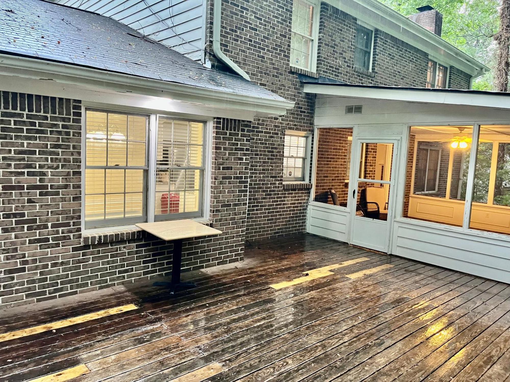 Cozy Sandy Springs In *