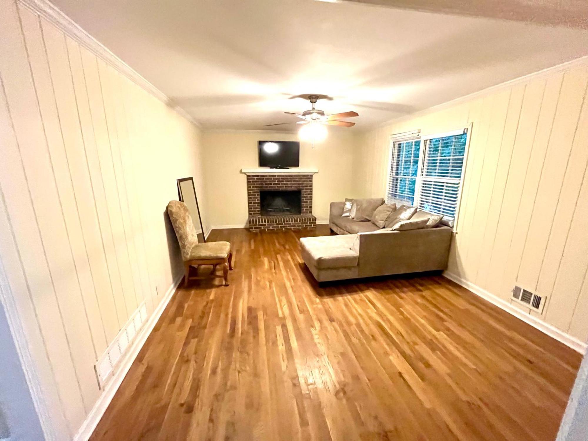 Cozy Sandy Springs In