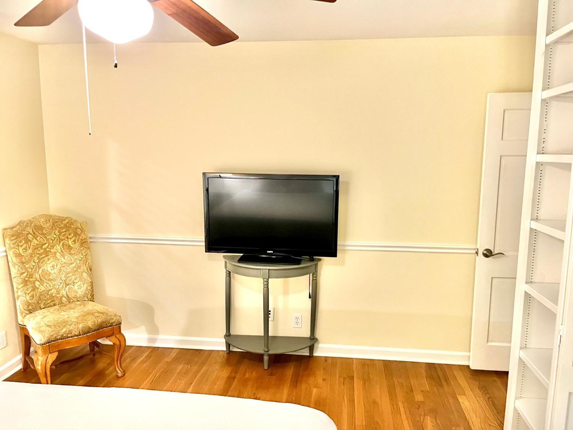 Cozy Sandy Springs In Apartment *